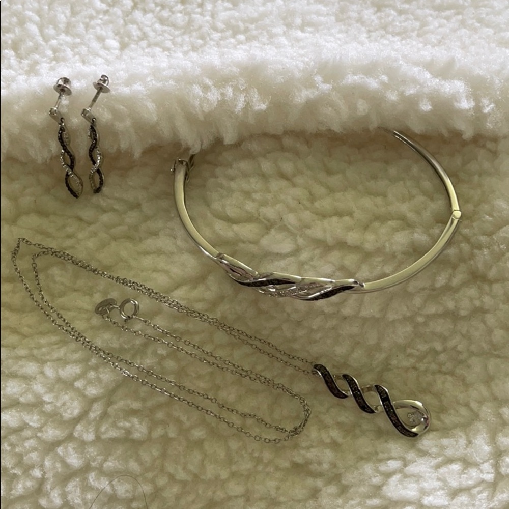 Jewelry Set - Picture 2 of 8